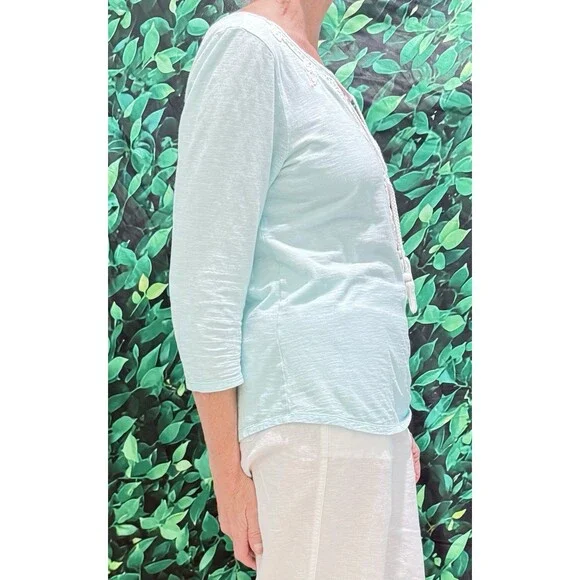 Lilly Pulitzer Holly Top Pool Blue Embroidered Tassel Neck Size Large - Picture 4 of 6